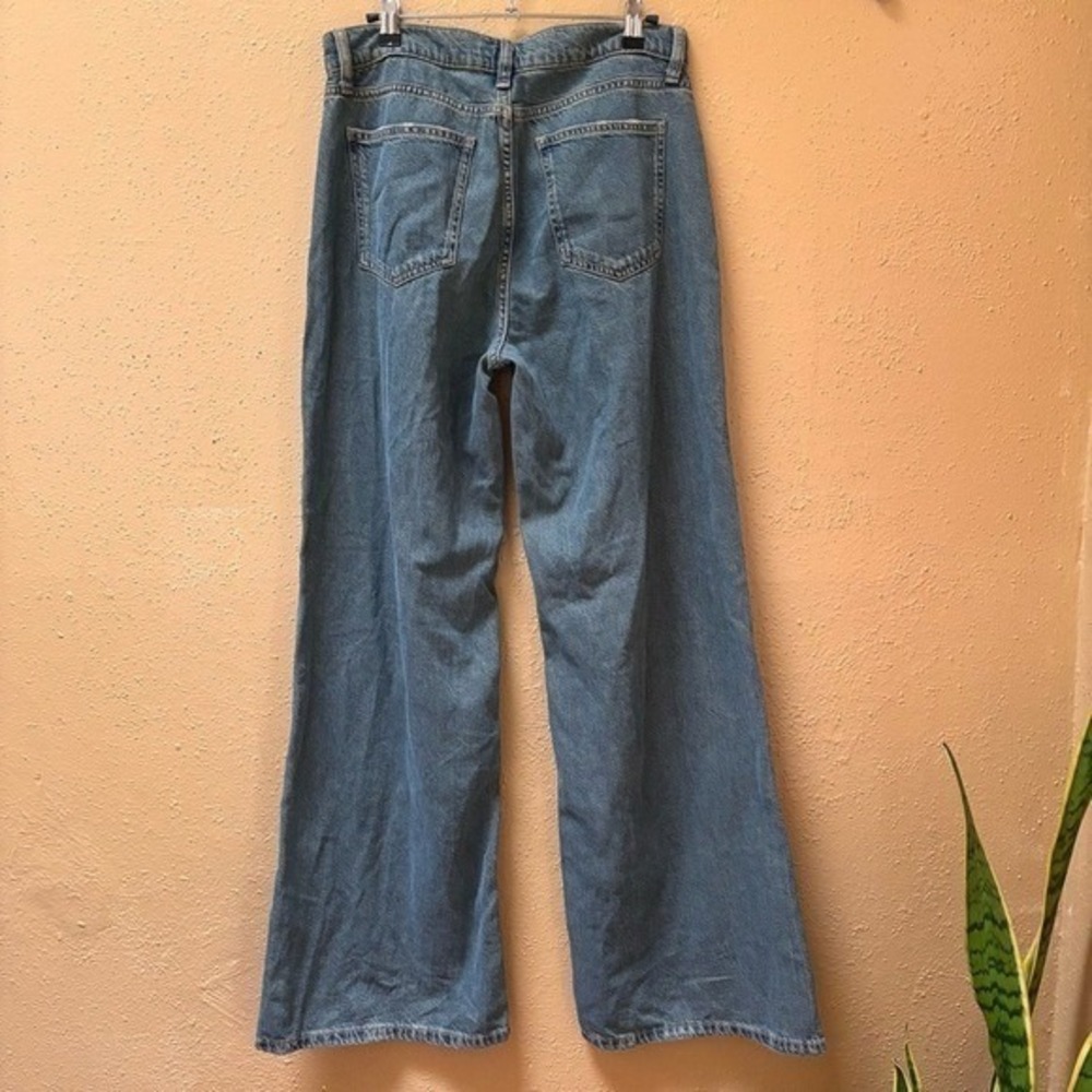Arizona Jean Co Low RiseBaggy Jeans Size 6 Distressed Wide Leg Medium Wash Denim - Picture 5 of 11